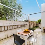 Villa Camilla A *